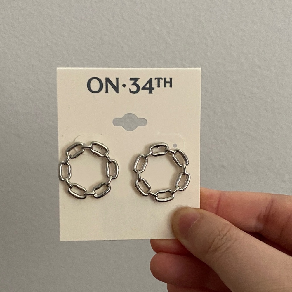 ON 34TH Silver Chain Link Earrings